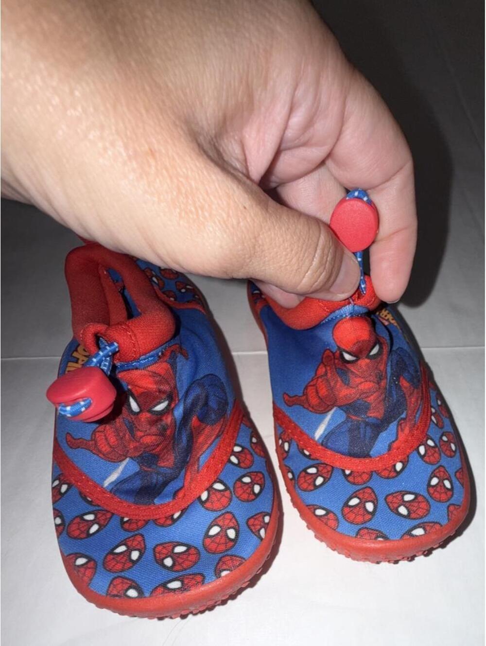 Marvel Spider-Man Water Shoes 9/10 Kids Aqua Socks Beach Pool Splash Pad